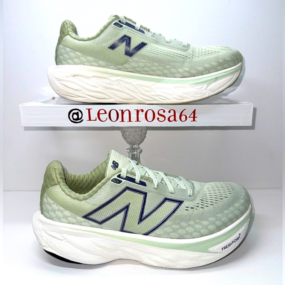 New Balance Women's Athletic Shoes - Light Green and White